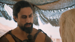 extant_GameOfThrones_6x01-TheRedWoman_4243