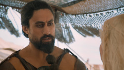 extant_GameOfThrones_6x01-TheRedWoman_4244