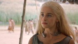 extant_GameOfThrones_6x01-TheRedWoman_4248