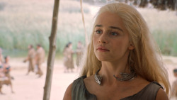 extant_GameOfThrones_6x01-TheRedWoman_4251