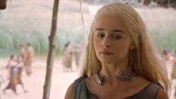 extant_GameOfThrones_6x01-TheRedWoman_4252