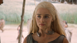 extant_GameOfThrones_6x01-TheRedWoman_4257