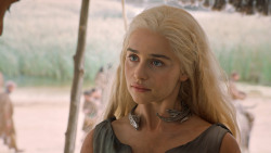 extant_GameOfThrones_6x01-TheRedWoman_4258