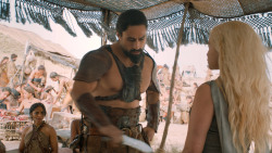 extant_GameOfThrones_6x01-TheRedWoman_4259