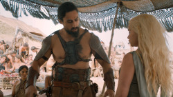 extant_GameOfThrones_6x01-TheRedWoman_4261