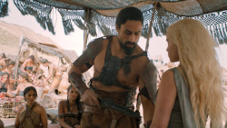extant_GameOfThrones_6x01-TheRedWoman_4262
