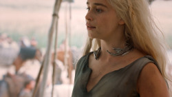 extant_GameOfThrones_6x01-TheRedWoman_4268