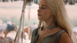 extant_GameOfThrones_6x01-TheRedWoman_4271