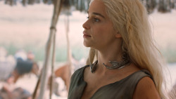 extant_GameOfThrones_6x01-TheRedWoman_4272