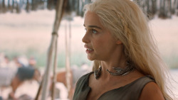 extant_GameOfThrones_6x01-TheRedWoman_4280