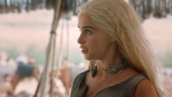 extant_GameOfThrones_6x01-TheRedWoman_4282
