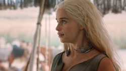 extant_GameOfThrones_6x01-TheRedWoman_4286