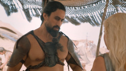 extant_GameOfThrones_6x01-TheRedWoman_4287