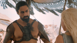extant_GameOfThrones_6x01-TheRedWoman_4288
