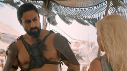 extant_GameOfThrones_6x01-TheRedWoman_4289