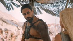 extant_GameOfThrones_6x01-TheRedWoman_4291