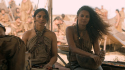 extant_GameOfThrones_6x01-TheRedWoman_4298