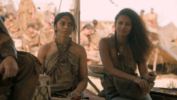extant_GameOfThrones_6x01-TheRedWoman_4300