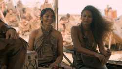 extant_GameOfThrones_6x01-TheRedWoman_4303