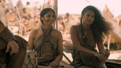 extant_GameOfThrones_6x01-TheRedWoman_4307