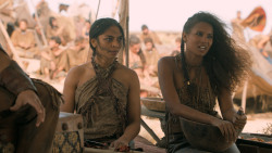 extant_GameOfThrones_6x01-TheRedWoman_4311