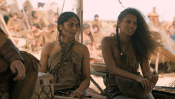 extant_GameOfThrones_6x01-TheRedWoman_4312