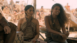 extant_GameOfThrones_6x01-TheRedWoman_4313