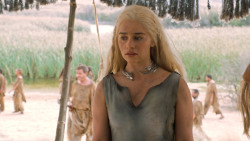 extant_GameOfThrones_6x01-TheRedWoman_4317
