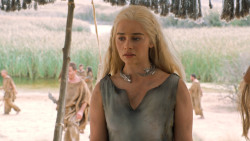 extant_GameOfThrones_6x01-TheRedWoman_4318