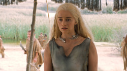 extant_GameOfThrones_6x01-TheRedWoman_4319