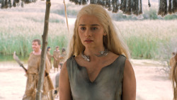 extant_GameOfThrones_6x01-TheRedWoman_4320