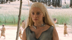 extant_GameOfThrones_6x01-TheRedWoman_4325