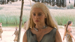 extant_GameOfThrones_6x01-TheRedWoman_4326