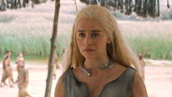 extant_GameOfThrones_6x01-TheRedWoman_4328