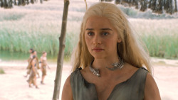 extant_GameOfThrones_6x01-TheRedWoman_4331
