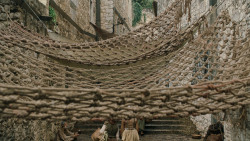 extant_GameOfThrones_6x01-TheRedWoman_4334