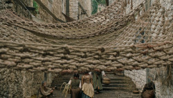 extant_GameOfThrones_6x01-TheRedWoman_4335