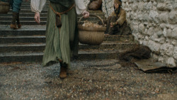 extant_GameOfThrones_6x01-TheRedWoman_4349