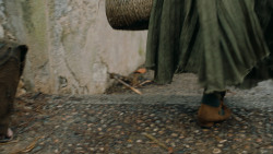 extant_GameOfThrones_6x01-TheRedWoman_4358