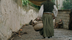 extant_GameOfThrones_6x01-TheRedWoman_4362