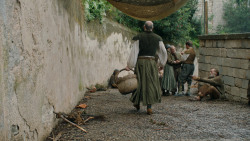 extant_GameOfThrones_6x01-TheRedWoman_4366