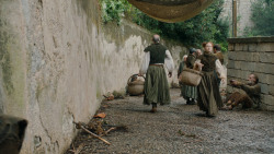 extant_GameOfThrones_6x01-TheRedWoman_4369