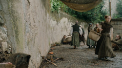 extant_GameOfThrones_6x01-TheRedWoman_4372