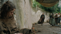 extant_GameOfThrones_6x01-TheRedWoman_4376