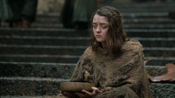 extant_GameOfThrones_6x01-TheRedWoman_4394