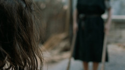 extant_GameOfThrones_6x01-TheRedWoman_4451