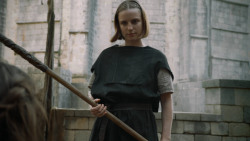 extant_GameOfThrones_6x01-TheRedWoman_4480