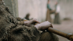 extant_GameOfThrones_6x01-TheRedWoman_4481