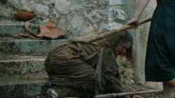 extant_GameOfThrones_6x01-TheRedWoman_4483
