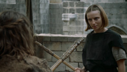 extant_GameOfThrones_6x01-TheRedWoman_4494
